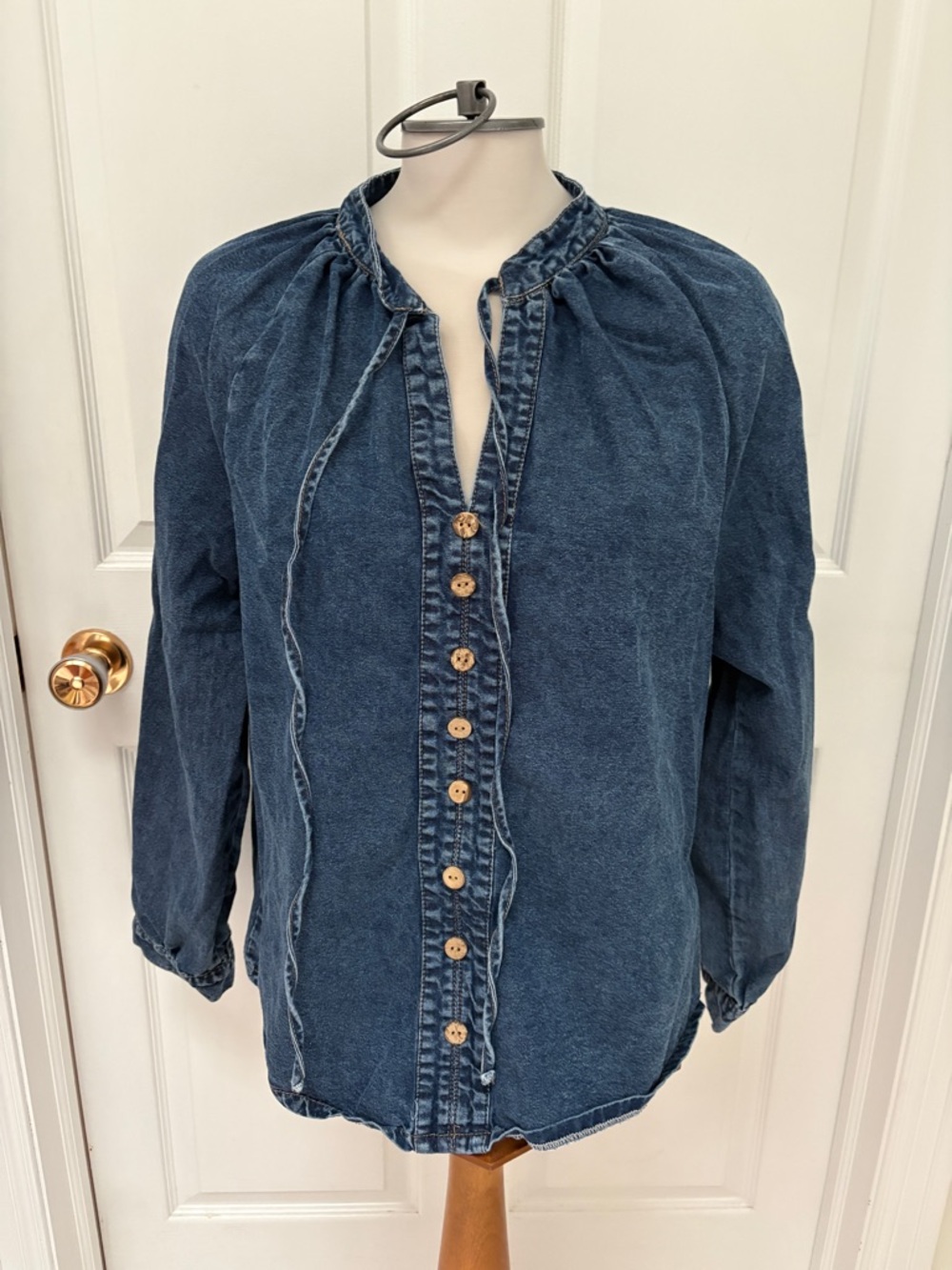 Women's Washed pull over denim shirt ladies large